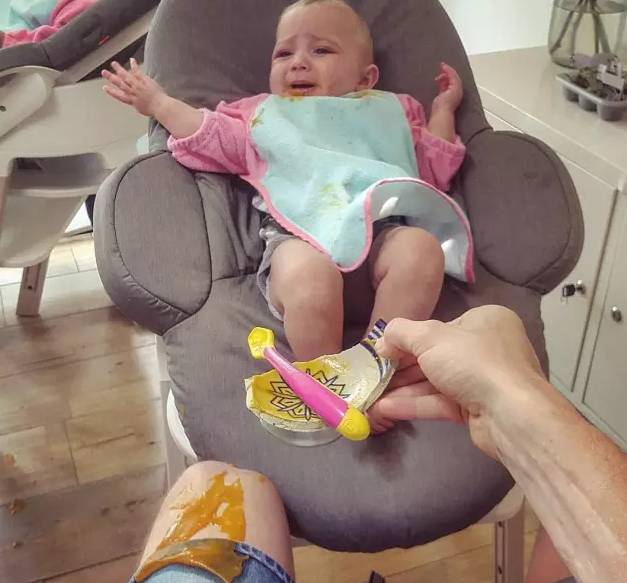 一个娃就够呛了，家有四个小公主怎么办？