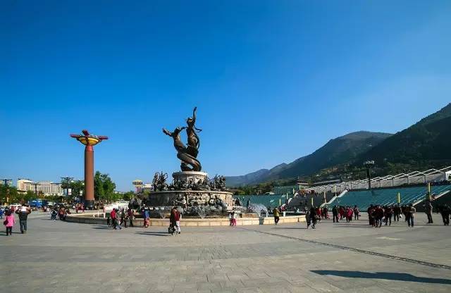 西安一天能涌入5万人吗,一天涌入40万游客