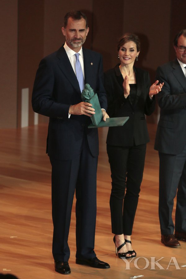 王室风云:大牌高街混着穿西班牙王妃最爱的9个品牌