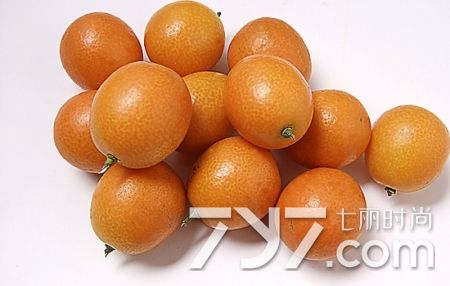 金桔的皮可以吃吗,金桔是一整个都能吃还是剥皮吃