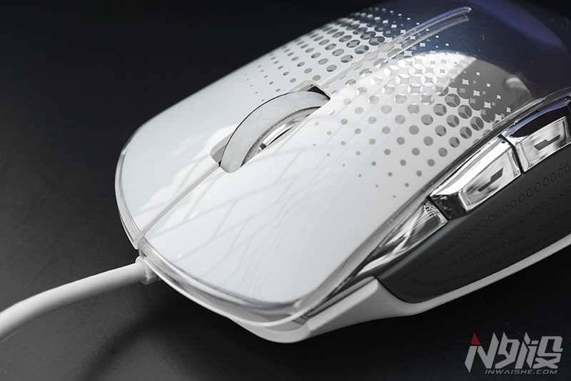 通体发光i-ROCKSIM6游戏鼠标图赏