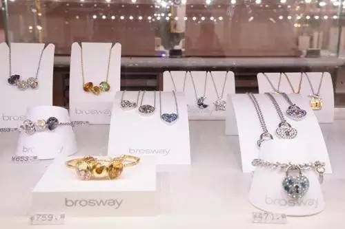 天津大悦城主题街区,天津和平大悦城复古街