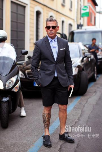 今年最流行的十款男士裤子,现在流行什么裤子男士穿