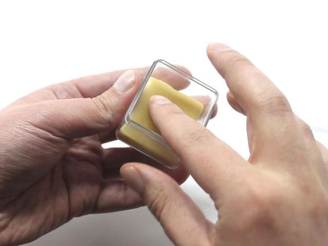 香水还是香膏好用,香水好用还是香膏好用