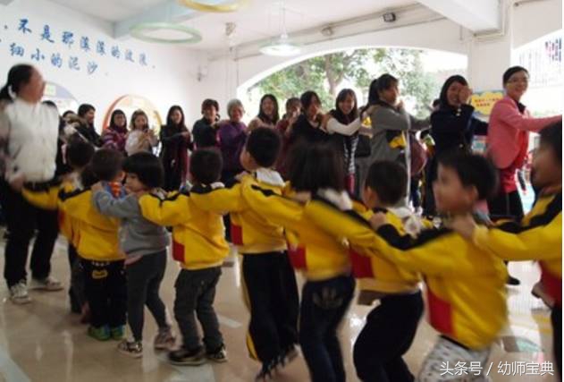 幼儿园家长热身游戏适合新年的,幼儿中班家长会上的亲子游戏