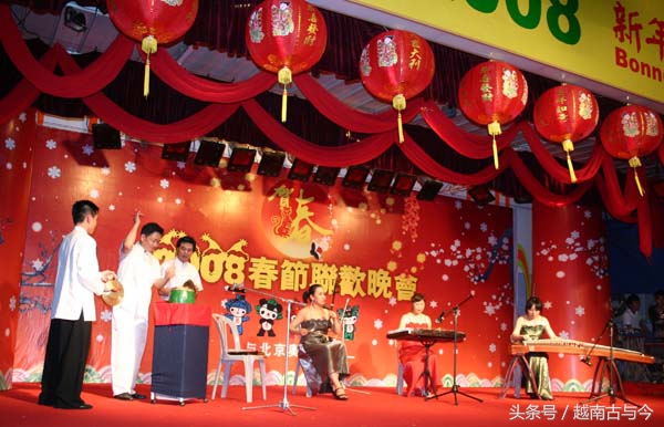 此国华人只有五千余人，但开国总统是一名华族客家人