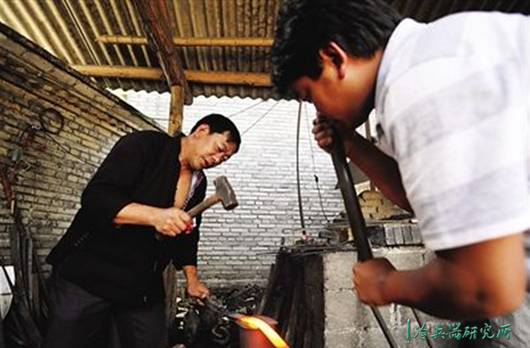 户撒刀阿昌族和景颇族的前身,户撒刀为什么只有阿昌族可打造