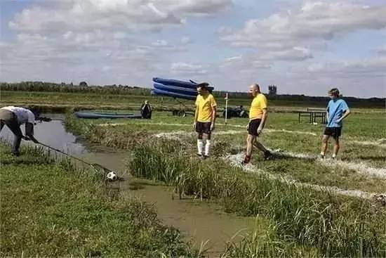 世界上最奇葩的足球场,世界最奇葩的足球场