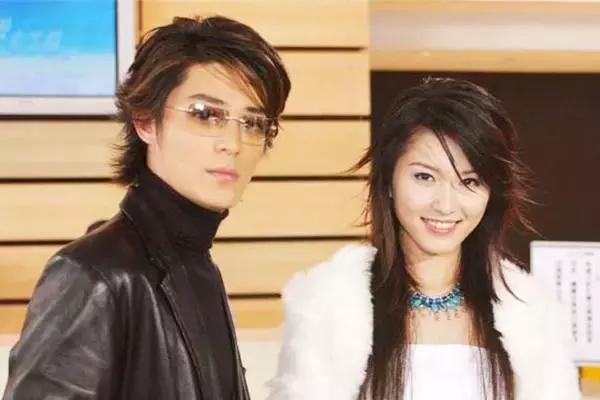 看杨幂职场着装如何搭配,袁姗姗和杨幂同款运动装