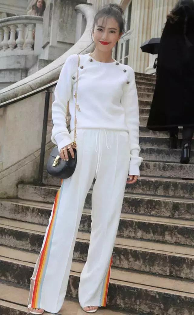 看杨幂职场着装如何搭配,袁姗姗和杨幂同款运动装