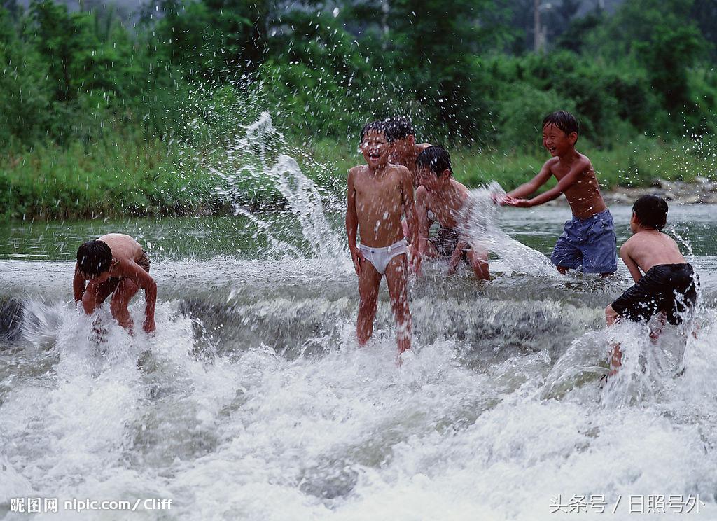 有关水的感悟语录,关于水的记忆的作文