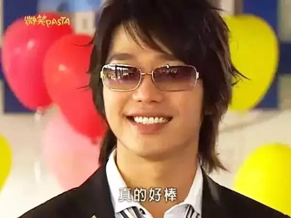 看杨幂职场着装如何搭配,袁姗姗和杨幂同款运动装