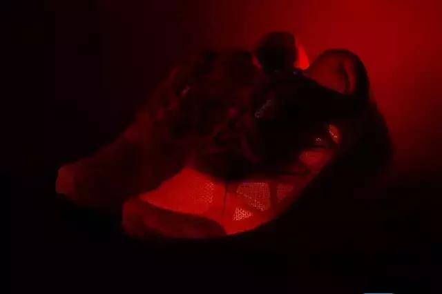 杭州这些运动潮店逆天了！跑鞋比肥皂还轻，冲锋衣堪比艺术品！