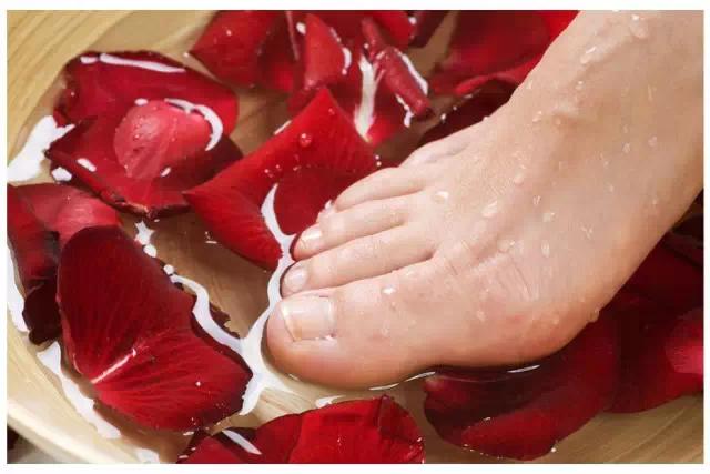 独活寄生汤治疗腰疼热敷配方,独活寄生汤治脚麻水肿