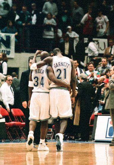 生涯数据8分6篮板1.2盖帽,历届状元秀高光集锦