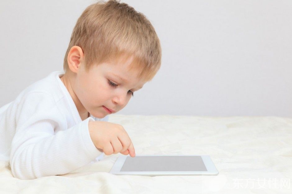 小婴儿打嗝怎么拍就不打嗝了呢,婴儿打嗝是什么原因引起的怎么办