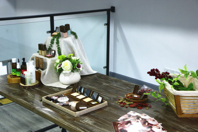 一道自媒体对话naturaglace中国区代理：激烈竞争下的品牌*局破**之路