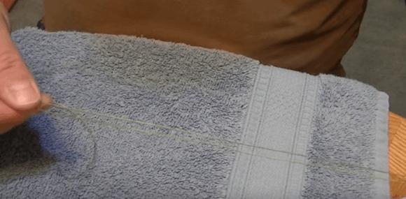 新手钓鱼怕被刺如何取钩,钓鱼钩扎到肉里怎么处理