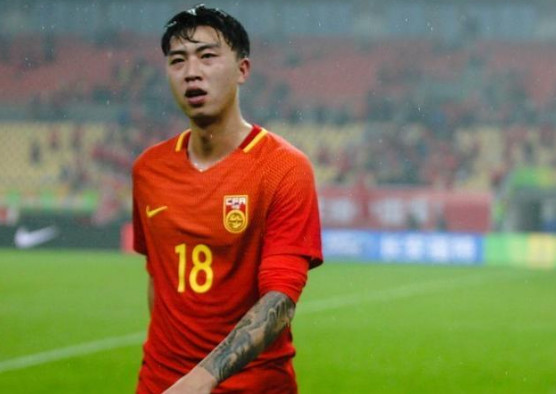 这两张图足以让国足球迷心碎，这就是我们的国家队！