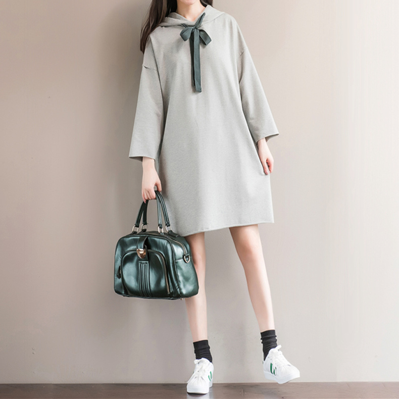 韩剧穿搭秋冬大衣卫衣,韩剧连帽拉链卫衣搭配裤子