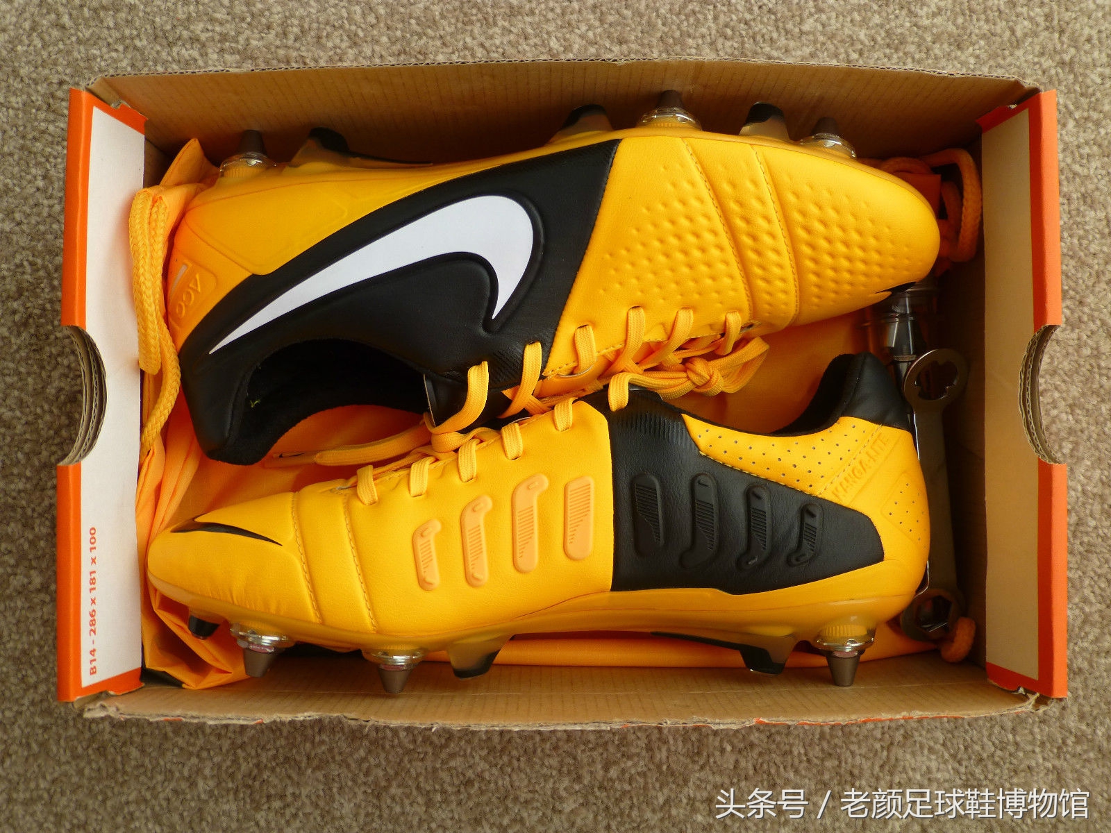 足球鞋阿迪和耐克谁更强,足球鞋耐克暗杀系列