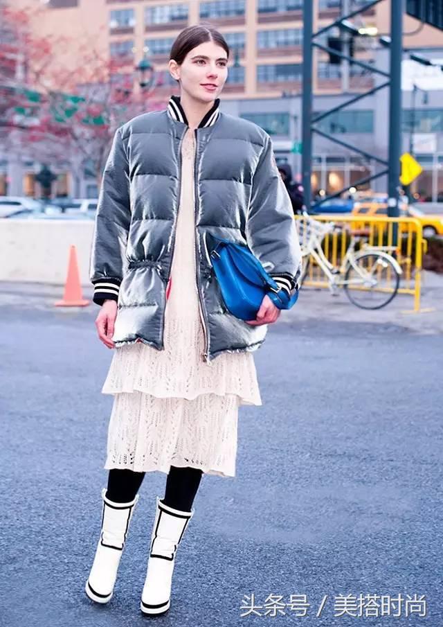 改变了以往羽绒服臃肿的缺点,穿起来显胖的长款羽绒服