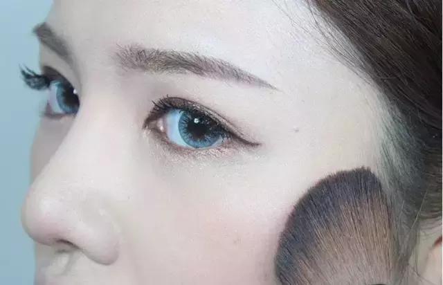 美妆博主在韩国美容手法全程教程,看美妆博主视频怎么才能学会