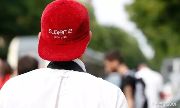 新年如何穿得好看又暖又时髦,新年穿大红大紫