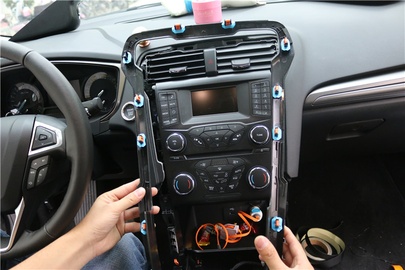 17款新蒙迪欧改畅影12.1寸2G运行+64G储存升级版导航