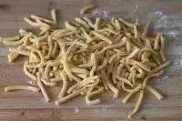 外面卖的零食在家做,外面的零食怎么做的