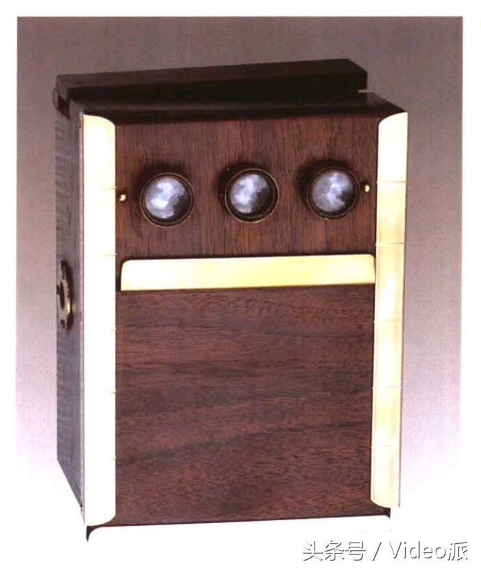 一台相机同时最多可以配多少个镜头?答案是最少十二个!