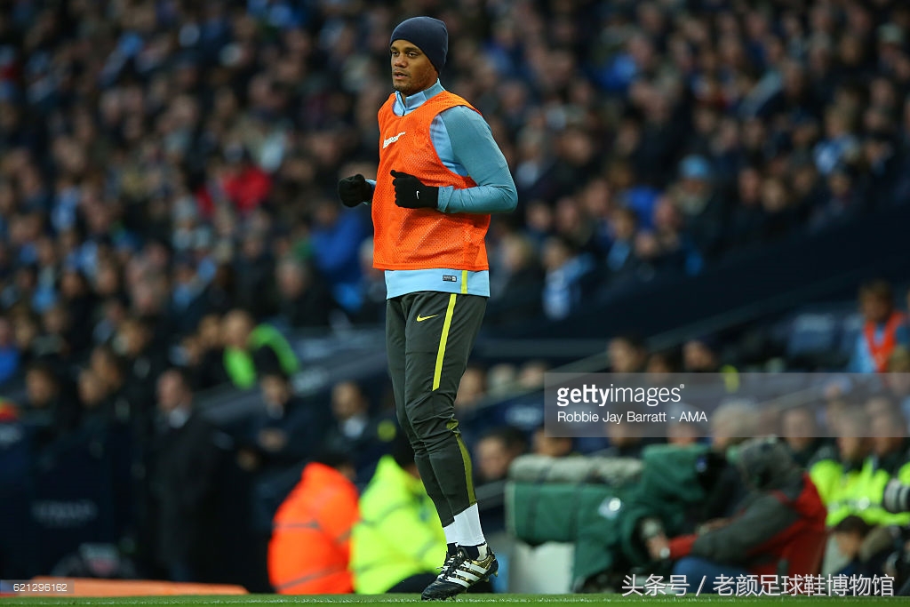 门外汉nb踏入足球市场是自找没趣？其实它也是30年球鞋老司机