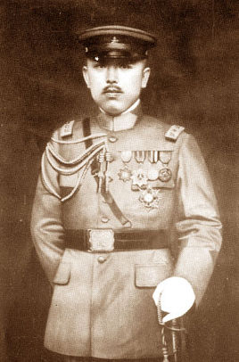 丈夫唱《一生所爱》至今经典，妻子是民国军阀孙女，夫妻一生传奇