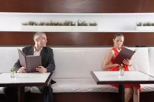 商务用餐如何挑选葡萄酒,葡萄酒在餐厅怎么选