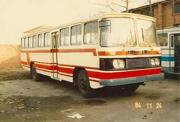 盘点中国经典客车,80年代国产中型客车