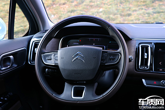 试驾新一代雪铁龙c6,2017年雪铁龙c6旗舰测评