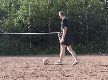 左脚射门技巧,怎么用左脚射门又准力量还大