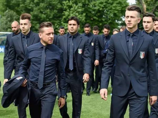 足球谁穿西装最帅,足球运动员穿西装最帅