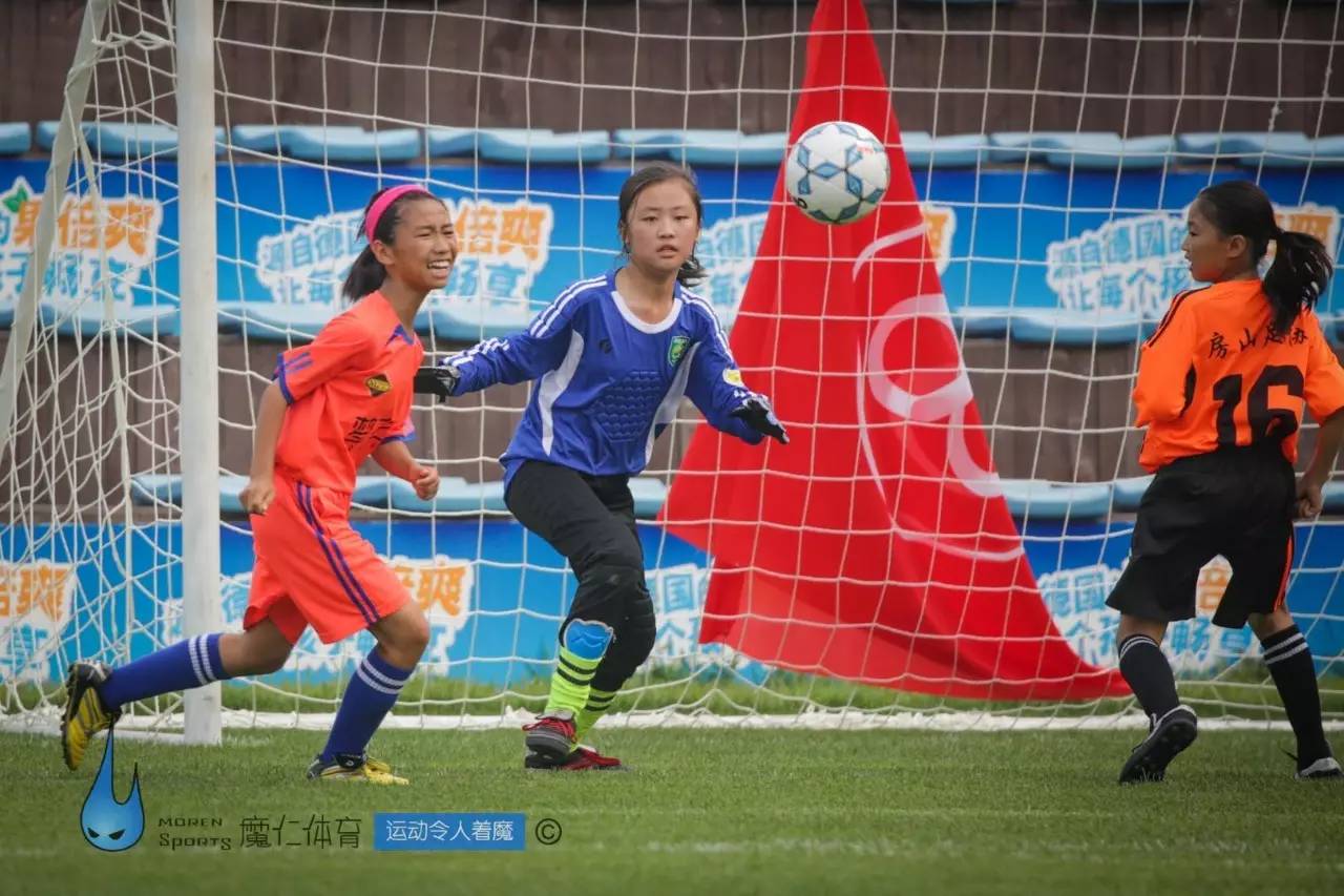 足球女孩反差转场,定格女生版