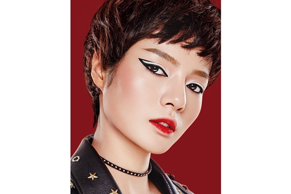 maxfactor蜜丝佛陀水漾粉底霜,maxfactor蜜丝佛陀明星产品