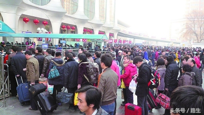 新疆戈壁滩种棉人的日常生活,新疆人采棉现状