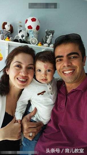 刚出生的婴儿额头有大块红色胎记,妈妈看一眼后竟热泪盈眶!