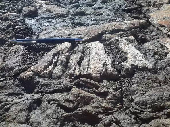 地质断层图,断层地质案例