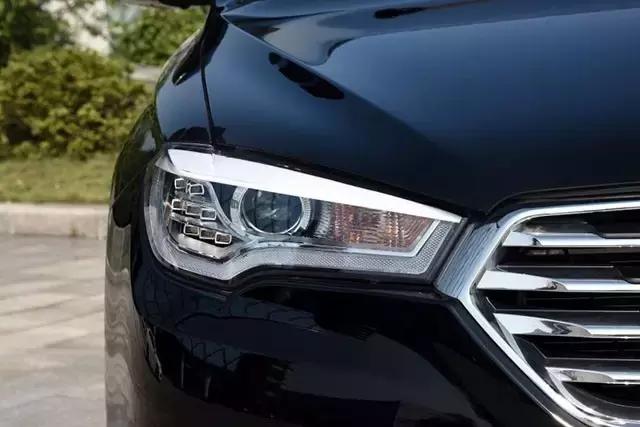 这中型车顶配12万，标配无钥匙套件，但公子都不开难怪销量几百