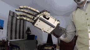 巨型仿生机械手臂,超巨型怪物机器人