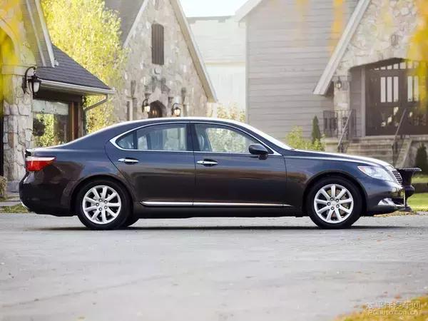 谦谦君子亦需V8！雷克萨斯LS家族历史