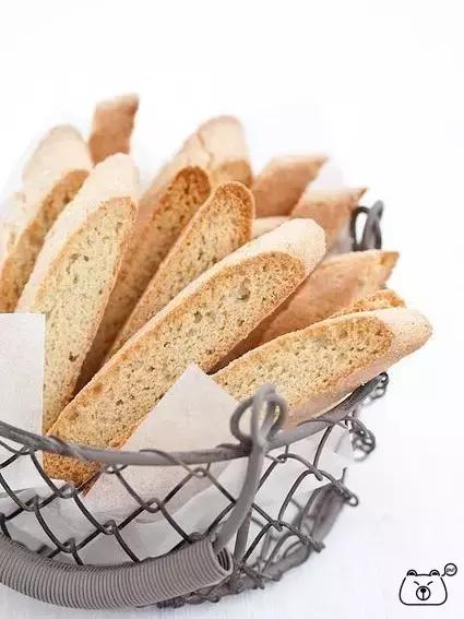 面包变干变硬怎么办,怎么让干了的面包变软