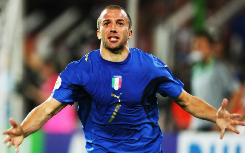 膝盖伤，致命伤？六个战胜病魔的足球员