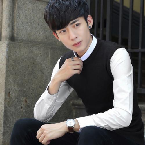 不做大叔,秒变小鲜肉的毛衣背心叠穿技巧!