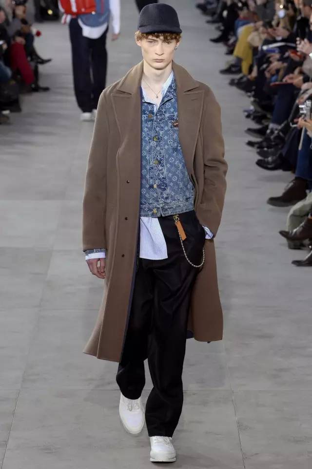 轰动时尚圈LouisVuittonXSupreme系列